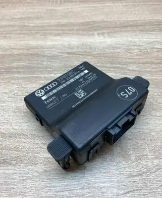 Volkswagen PASSAT B6 Gateway control module 3C0907530C 3C0907951A BLACK