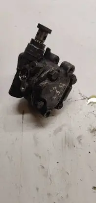Volkswagen PASSAT B5.5 Power steering pump 800145177QE6