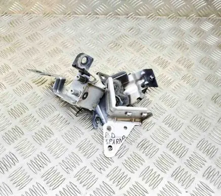 Fender mounting bracket