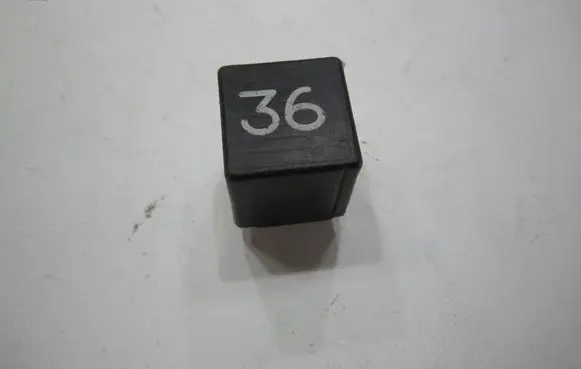 Volkswagen PASSAT B5 Other relay 3A0951307 3SB00488504