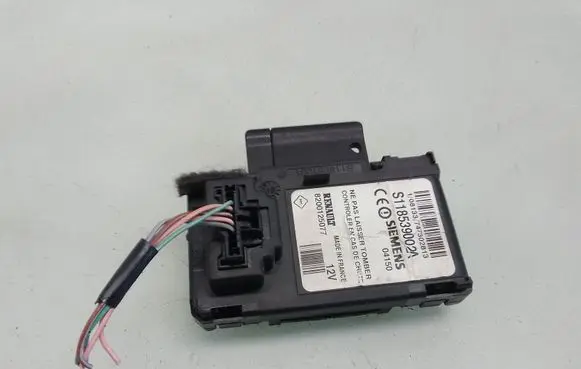 Renault Scenic II - Grand scenic II Ignition key/card 8200125077