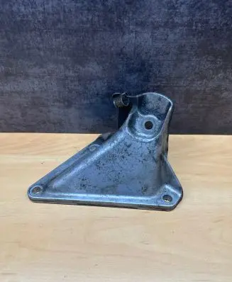 BMW 5 E60 E61 Engine mounting bracket 6761149 TF1960211