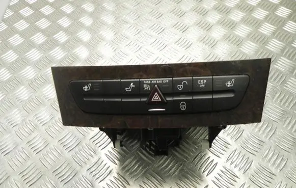 Mercedes-Benz CLS C218 X218 Radio/CD/DVD/GPS head unit A2116800552 R1525