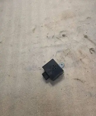 Mitsubishi Pajero Horn buzzer relay MB627899 G8143M