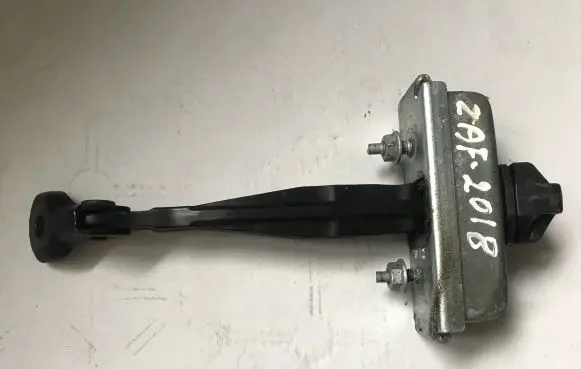 Opel Zafira C Rear door check strap stopper 39045011