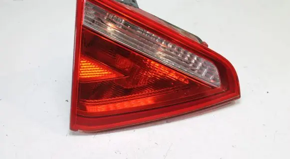 Audi A5 8T 8F Tailgate rear/tail lights 8T0945093