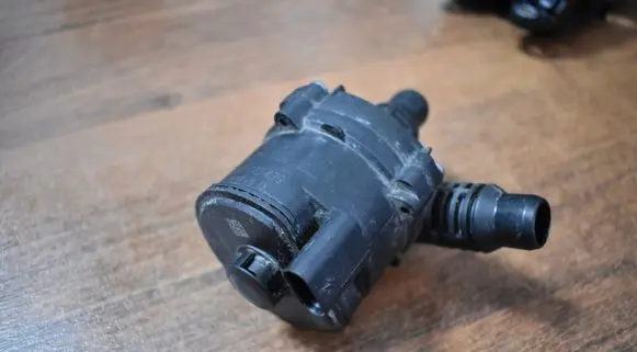 BMW M5 Electric auxiliary coolant/water pump 9424349