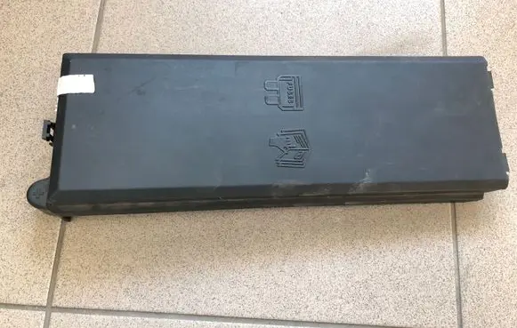 Land Rover Range Rover Sport L320 Fuse box cover 490000072