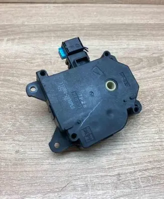 Toyota Verso Air flap motor/actuator 1138002810 7P28 WITHPLUG