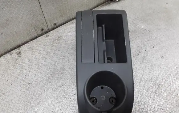 Volkswagen Golf Plus Other center console (tunnel) element 5M0863323J