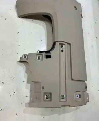 Volkswagen Touareg II Steering wheel trim 