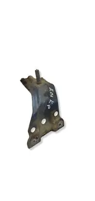 Volkswagen Eos Fender mounting bracket 1Q0821135