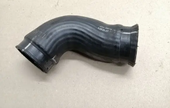 Audi A4 S4 B7 8E 8H Intercooler hose/pipe 3E0145837G