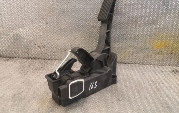 Mercedes-Benz A W169 Accelerator throttle pedal 1693000204