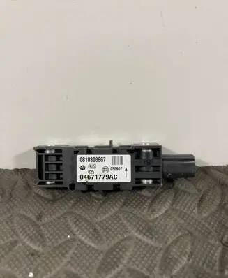 Jeep Grand Cherokee (WK) Airbag deployment crash/impact sensor 04671779AC 050607 0818303867