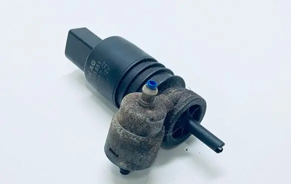 Skoda Superb B6 (3T) Windscreen/windshield washer pump 1K6955651