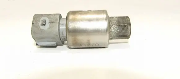 Ford Focus Oil pressure sensor 3S4H19D594AA