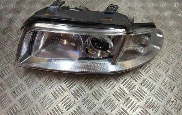 Audi A4 S4 B5 8D Headlight/headlamp