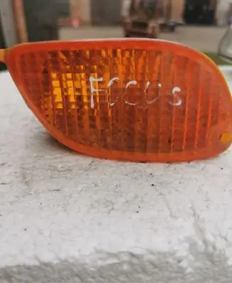 Ford Focus Front indicator light