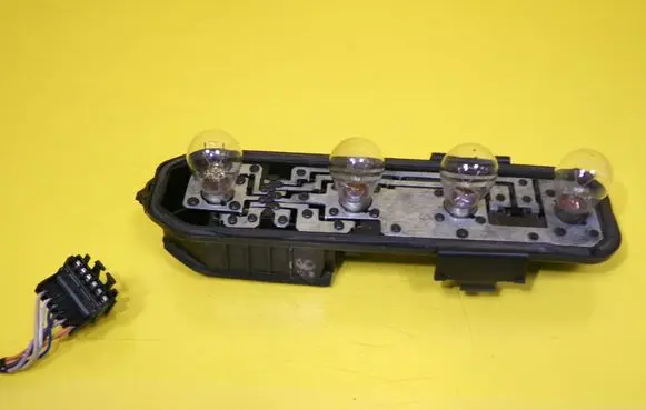 Renault Clio II Tail light bulb cover holder