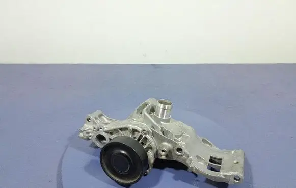 BMW 2 F45 Water pump 8631940
