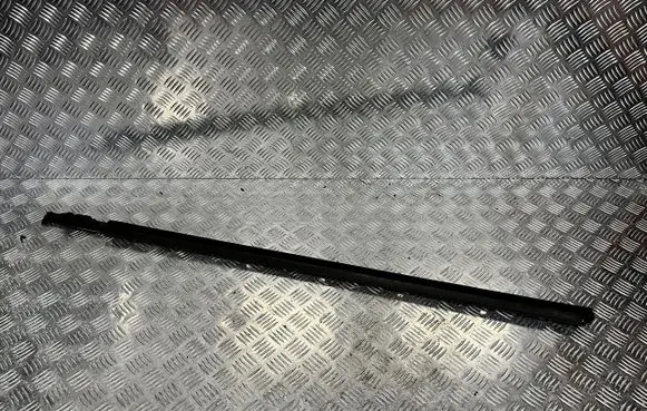 Audi TT TTS RS Mk3 8S Front door glass trim molding 8S0837478