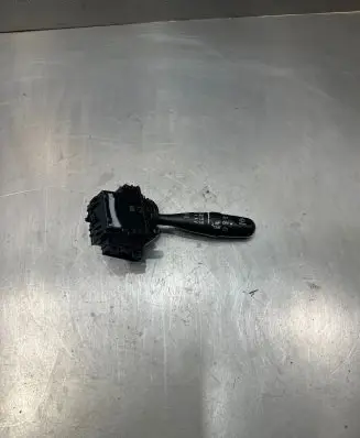 Suzuki Swift I Wiper control stalk KLL4