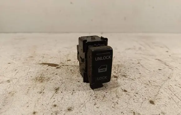 Nissan Navara D40 Central locking switch button 