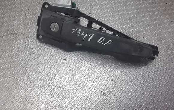 Opel Zafira B Front door exterior handle