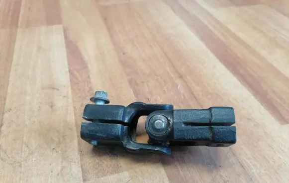 Jaguar XF X250 Steering column universal joint 8X233C086BA AW933C086BB C2D36955