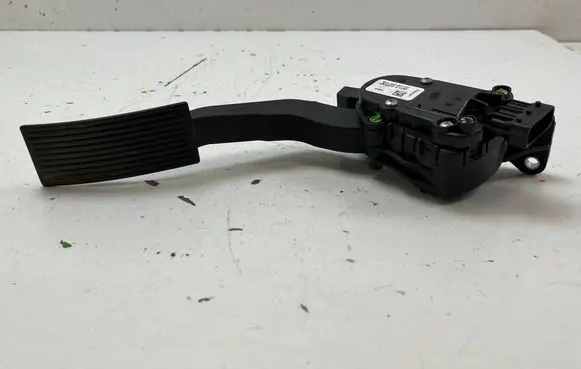 Nissan Navara D40 Accelerator throttle pedal 180025X10B