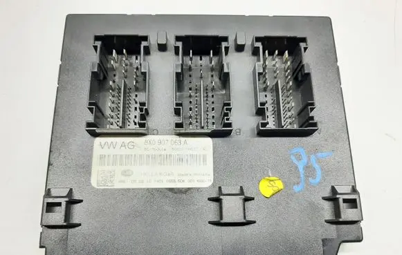 Audi Q3 F3 Comfort/convenience module 8X0907063A
