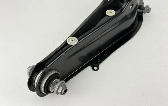 BMW i4 Rear upper control arm/wishbone 6895251