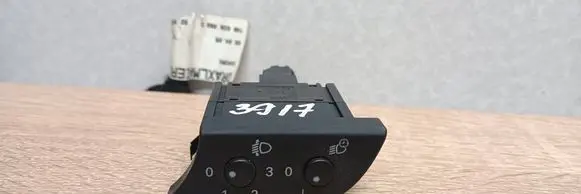 Audi A4 S4 B7 8E 8H Headlight level height control switch 8E1919094A 0160011