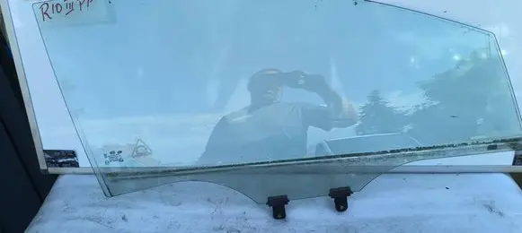 KIA Rio Front door window/glass (coupe) 