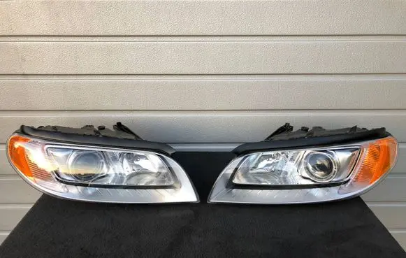 Volvo XC70 Headlights/headlamps set 31353532 31353533