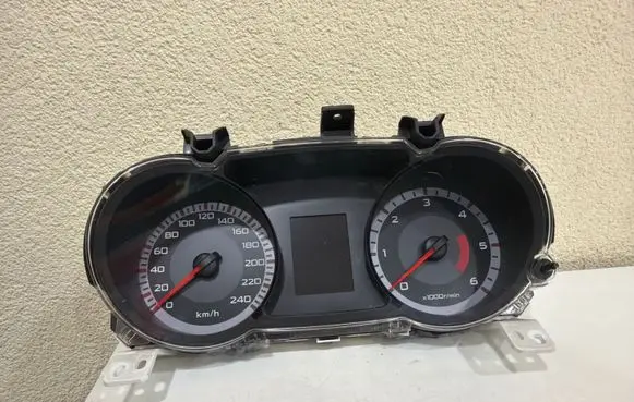 Mitsubishi Outlander Speedometer (instrument cluster) 8100A115