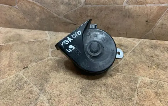 Mercedes-Benz GLE (W166 - C292) Horn signal A046495