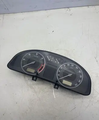 Skoda Superb B5 (3U) Speedometer (instrument cluster) 3U0920812D