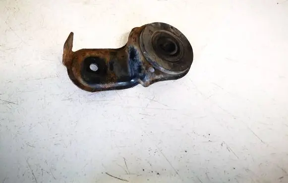 Radiator mount bracket
