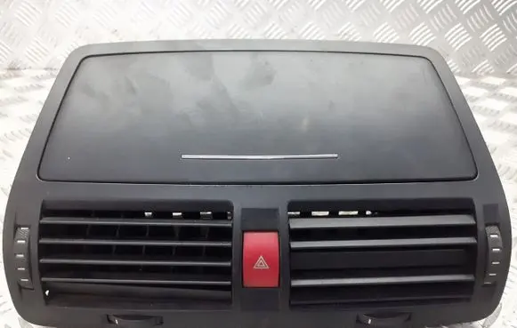 Skoda Octavia Mk2 (1Z) Dashboard side air vent grill/cover trim 1Z0820951