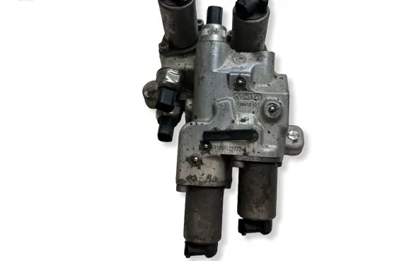 BMW 7 F01 F02 F03 F04 Air suspension compressor 6775258