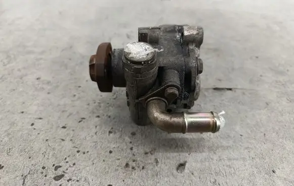 Volkswagen Golf IV Power steering pump 1J0422154BKYB