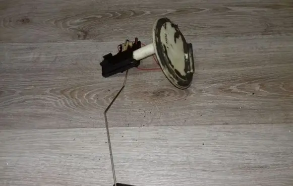 Volvo S80 Fuel level sensor 29024