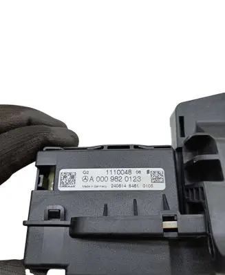 Mercedes-Benz ML W166 Fuse module 1110048 A0009820123 a1665402950