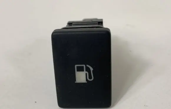 Toyota Avensis T270 Fuel tank opening switch 15C252
