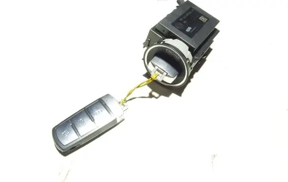 Volkswagen PASSAT B7 Ignition lock 3C0905843AD