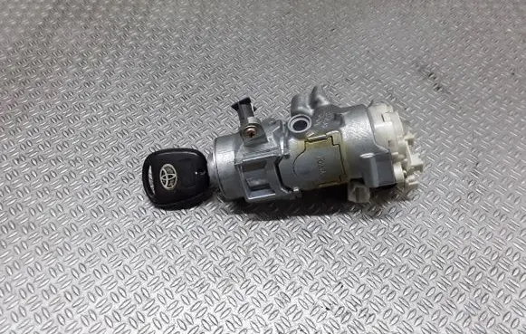 Toyota Previa (XR30, XR40) II Ignition lock 45020287