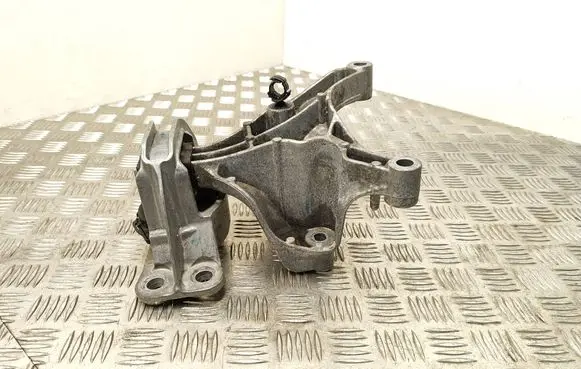 Nissan Juke II F16 Engine mount bracket 112325208R