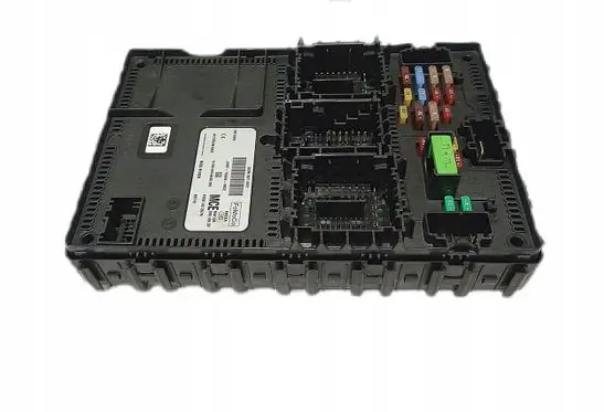 Ford Ka Fuse module JU5T15604MCE